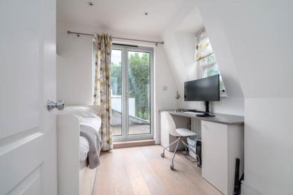 GuestReady - Family Stay in the heart of Fulham - image 20