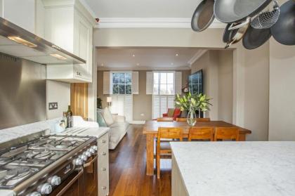Marylebone Luxury 2-Bed Duplex with Terrace - image 12