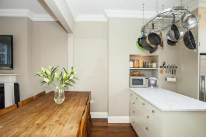 Marylebone Luxury 2-Bed Duplex with Terrace - image 15