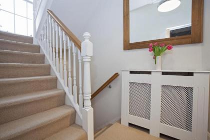 Marylebone Luxury 2-Bed Duplex with Terrace - image 17