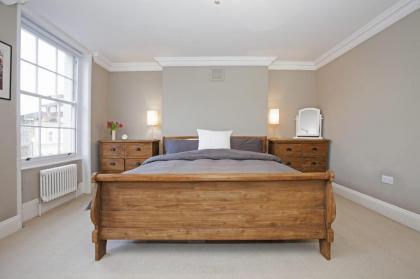 Marylebone Luxury 2-Bed Duplex with Terrace - image 19