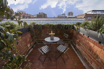 Marylebone Luxury 2-Bed Duplex with Terrace - image 24