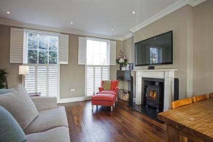 Marylebone Luxury 2-Bed Duplex with Terrace - image 4