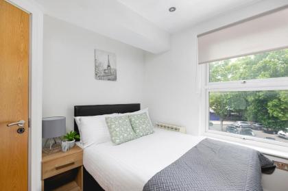 Skyvillion - Beautiful 3-Bed Central London Apartment - image 18