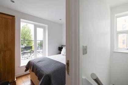 Skyvillion - Beautiful 3-Bed Central London Apartment - image 21