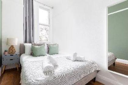 The Primrose Hill Flats - image 7