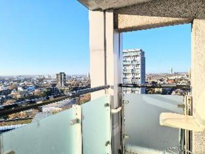 Paddington Luxury Apartment - image 16