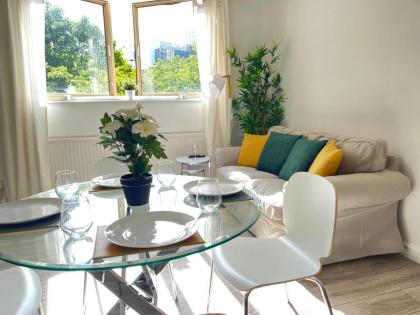 City Haven King En-suite & Double Room With Parking London 