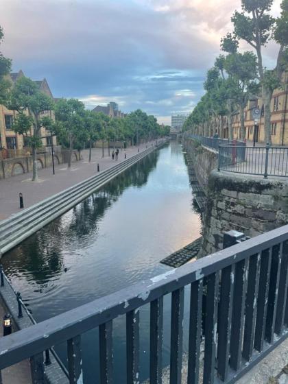 City Haven King En-suite & Double Room With Parking - image 28