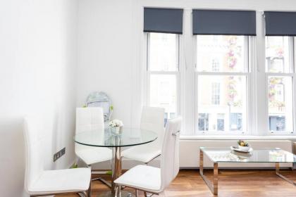 Beautiful Apartment by Hyde Park SS2 - image 4