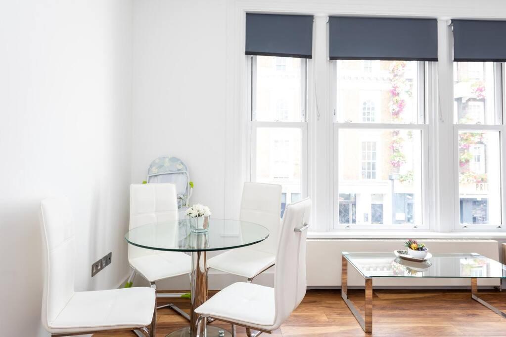 Beautiful Apartment by Hyde Park SS2 - image 4
