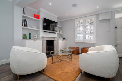 GuestReady - Modern Apt in Chelsea with a Terrace