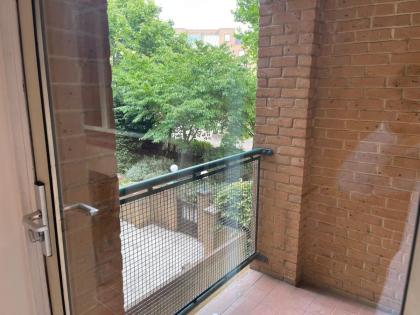 Luxe Haven En-suite & Double Room Flat With Parking - image 24