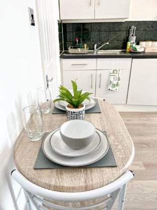 Modern Flat in Paddington - image 3