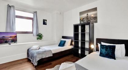 Julian Residence - Camden Road - image 25