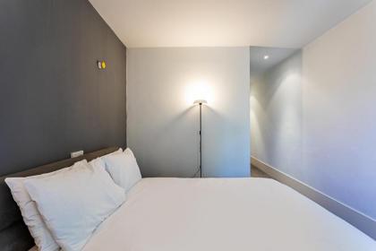 Holborn Flat with Green Views - image 18