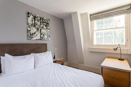 Holborn Flat with Green Views - image 5