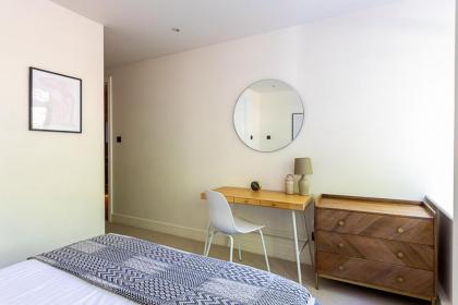 Stunning Modern Apartment in the Heart of Holborn - image 24