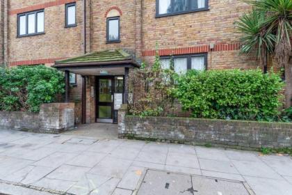 Modern 2 Bedroom Apartment in Hoxton - image 24