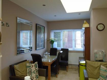 Edgware B&B - image 17