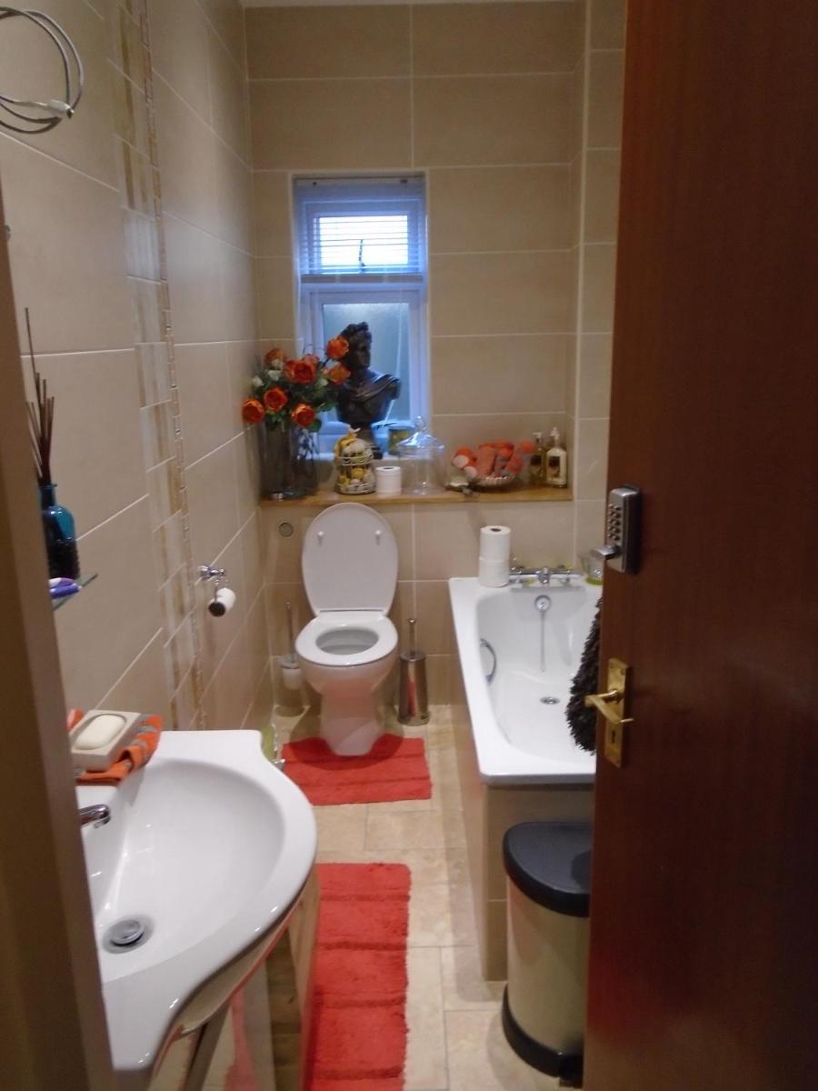 Edgware B&B - image 2