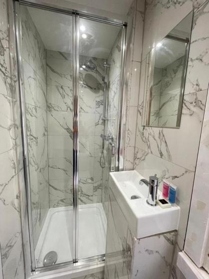 Goodge Street Apartments - image 6