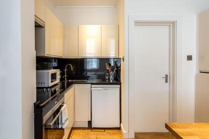 Marylebone Studio Flat - image 14
