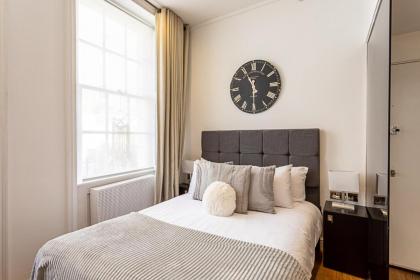 Marylebone Studio Flat - image 4