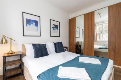 Marble Arch Apartments - image 27