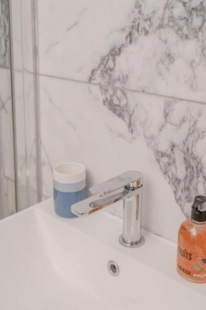 Bright 1 Bedroom Flat in Kensington Olympia - image 23