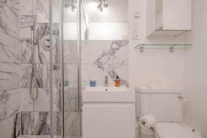 Bright 1 Bedroom Flat in Kensington Olympia - image 25
