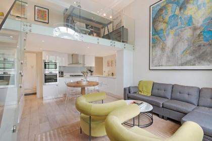 The Artists Hideaway-2 bed mezzanine in Paddington