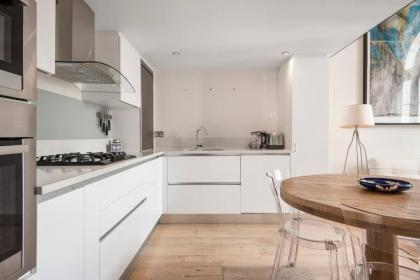 The Artists Hideaway-2 bed mezzanine in Paddington - image 17