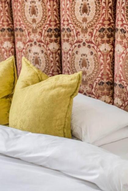 The Artists Hideaway-2 bed mezzanine in Paddington - image 22