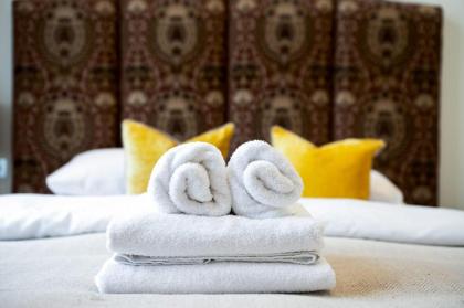 The Artists Hideaway-2 bed mezzanine in Paddington - image 25