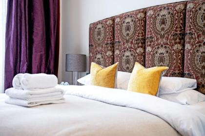 The Artists Hideaway-2 bed mezzanine in Paddington - image 27