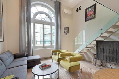 The Artists Hideaway-2 bed mezzanine in Paddington - image 5