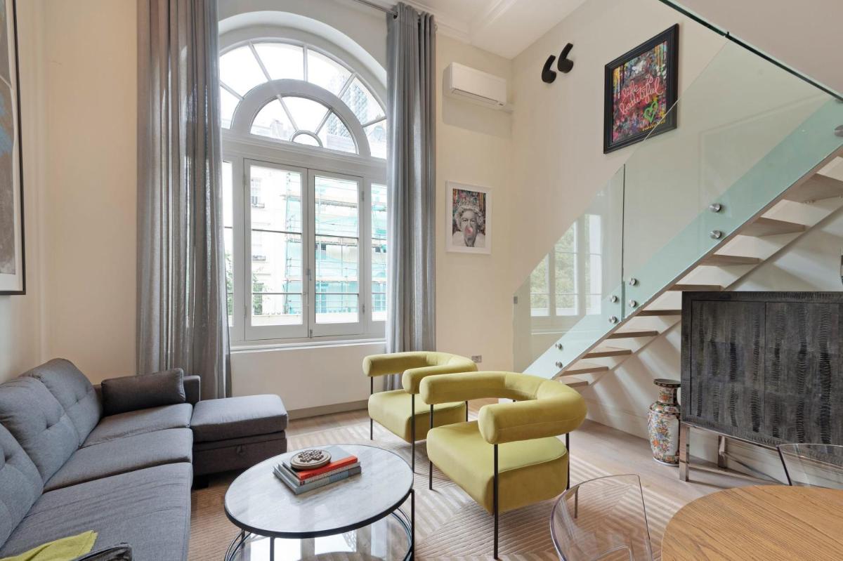 The Artists Hideaway-2 bed mezzanine in Paddington - image 5