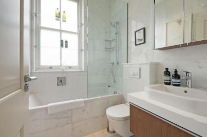 The Artists Hideaway-2 bed mezzanine in Paddington - image 6