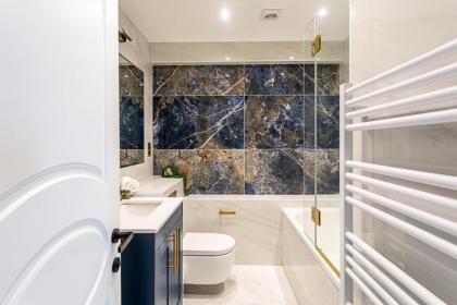 Modern Edgware Apartment - image 25