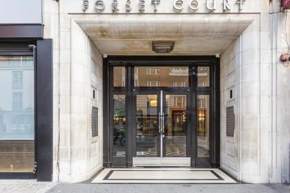 Modern Edgware Apartment - image 29