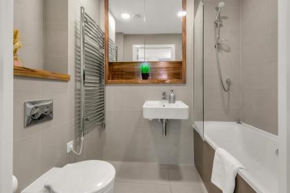 One Bedroom Serviced Apartment in Islington - image 10