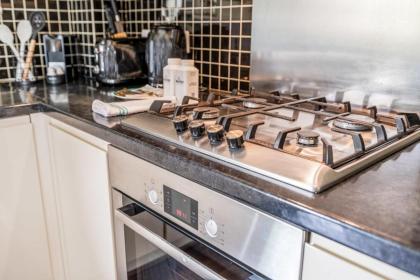 Gorgeous Fulham Flat - image 15