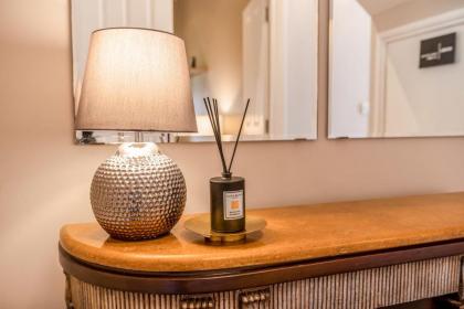 Gorgeous Fulham Flat - image 16