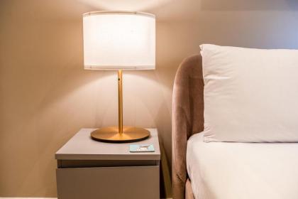 Gorgeous Fulham Flat - image 17