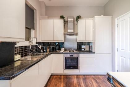 Gorgeous Fulham Flat - image 3