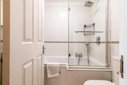 Gorgeous Fulham Flat - image 6