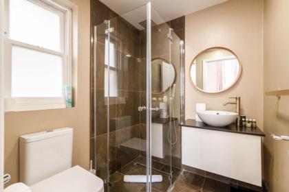 Gorgeous Fulham Flat - image 9