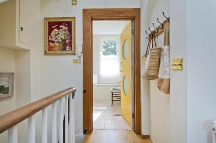 Delightful apartment in Brackenbury village near Hammersmith by UnderTheDoormat - image 23