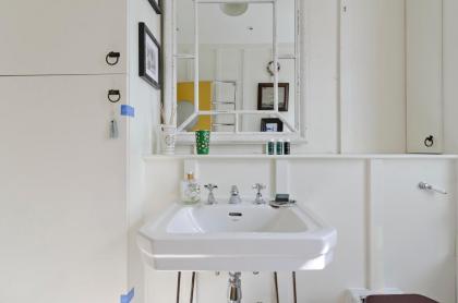 Delightful apartment in Brackenbury village near Hammersmith by UnderTheDoormat - image 25